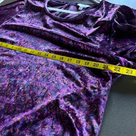 Lucky Brand Purple Floral Velvet Top - Picture 7 of 7